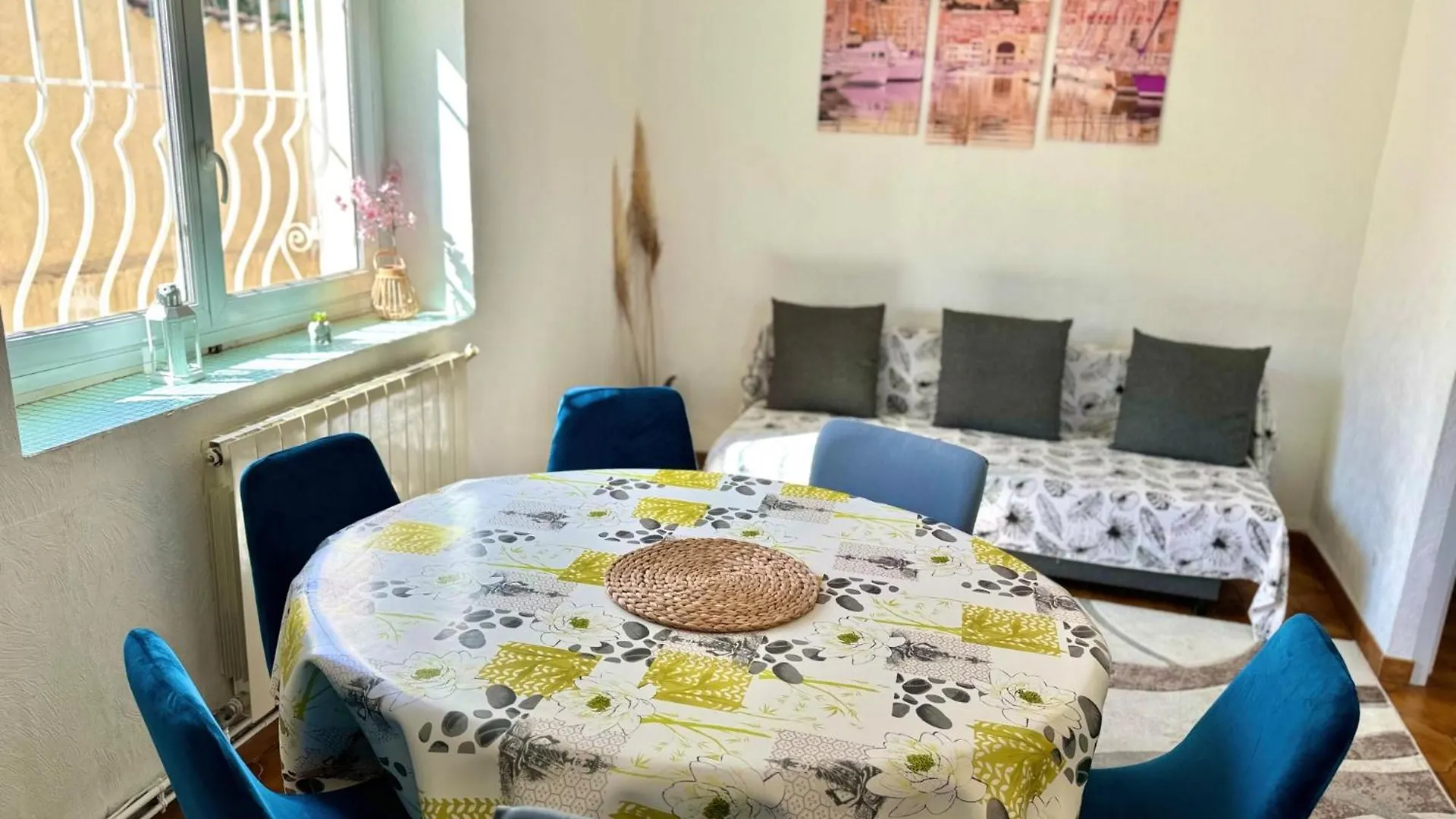 Holiday home Maison Confort & Silence, Jardin & Barbecue Marseille